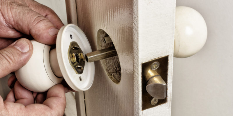 removing door knob
